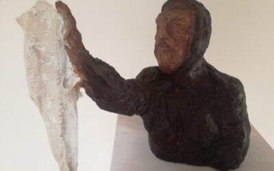 “Straccio di Tregua” – scultura in terracotta e porcellana non smaltata e dipinta